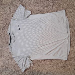 Nike Ultimate Dry Men's Short Sleeve Training Shirt